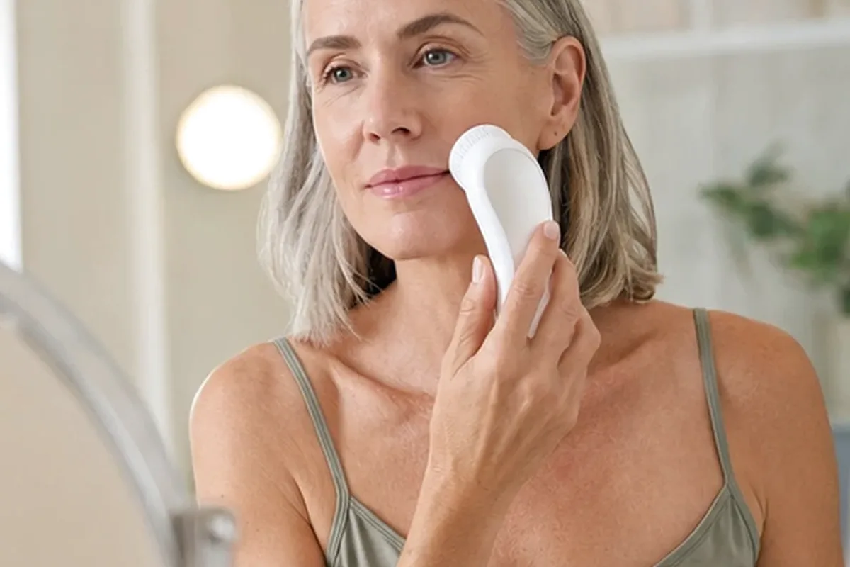 Redaktioneller Beauty-Moment zur Ausgangslage bei Glätteisen bei kleinem Budget