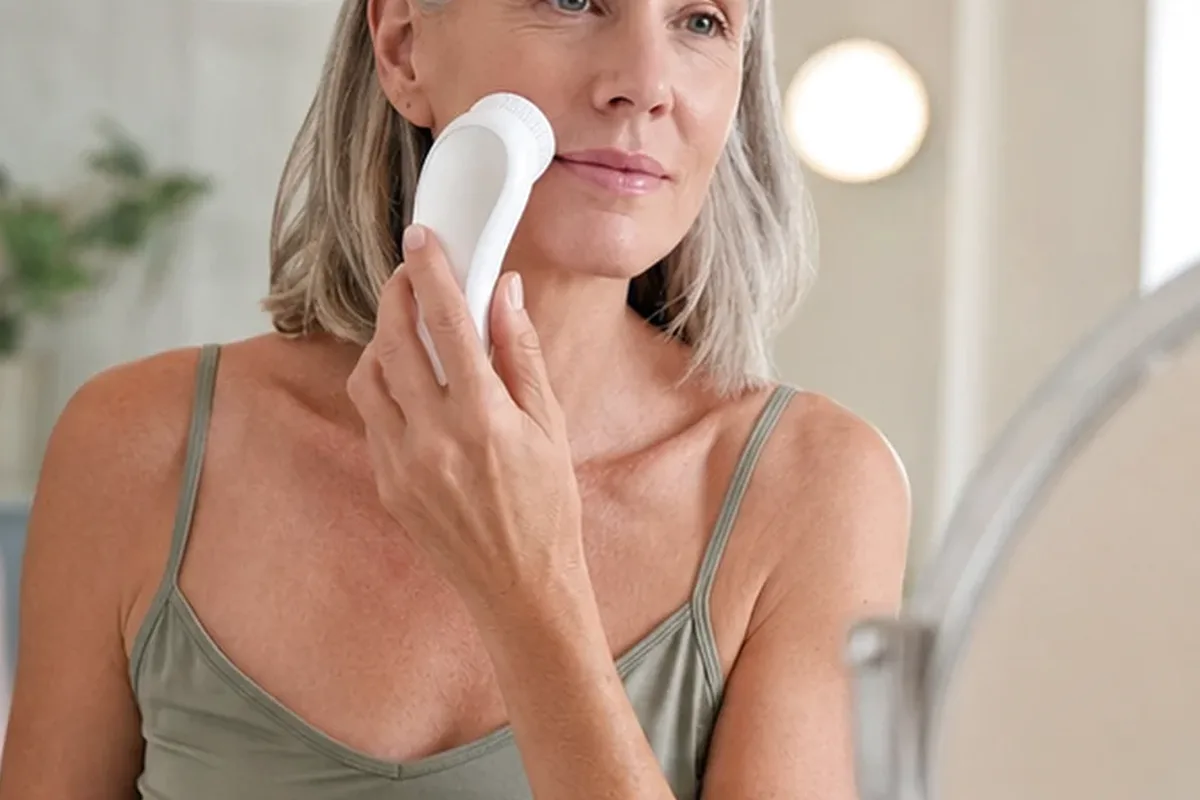 Authentischer Wohlfühlmoment passend zum Beauty-Thema Gesichtssauna für empfindliche Haut