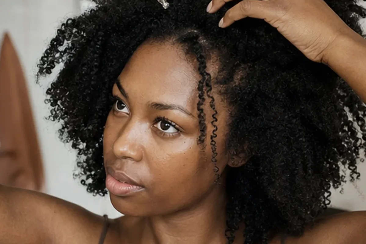 Redaktioneller Beauty-Moment zur Ausgangslage bei Leave-in-Pflege für feines Haar
