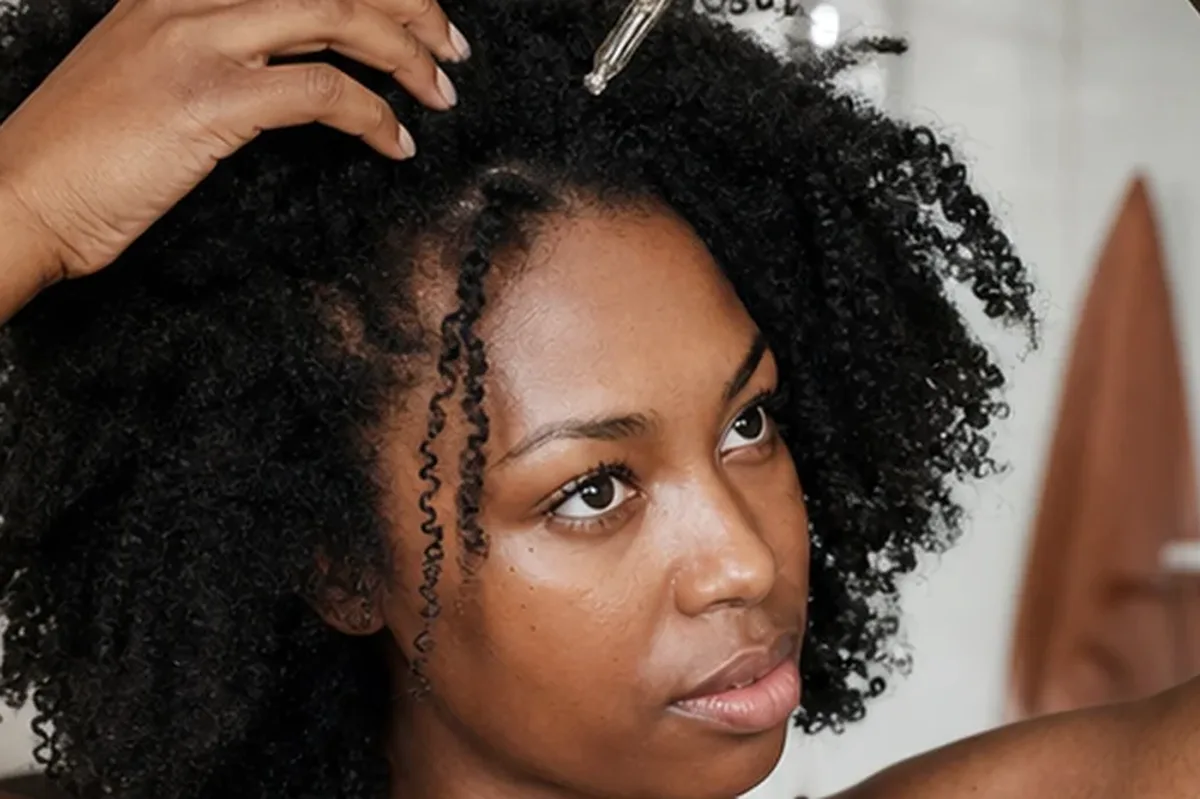 Redaktioneller Beauty-Moment zur Ausgangslage bei Mildes Shampoo für feines Haar