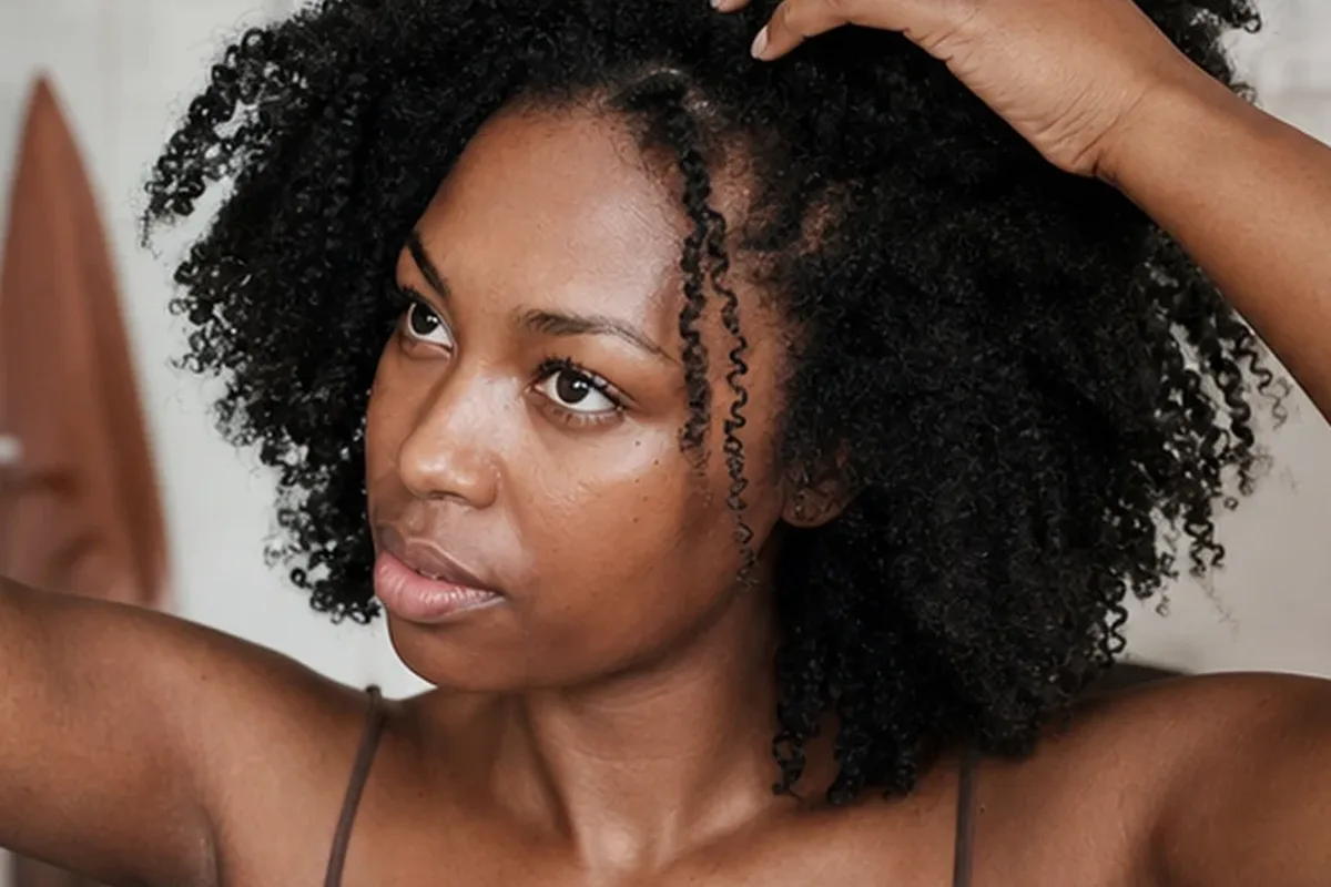 Redaktioneller Beauty-Moment zur Ausgangslage bei Conditioner bei Haarbruch
