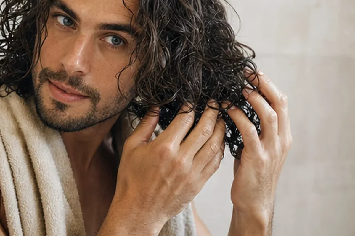 Authentische Beauty-Routine passend zum Thema Haaröl für feines Haar