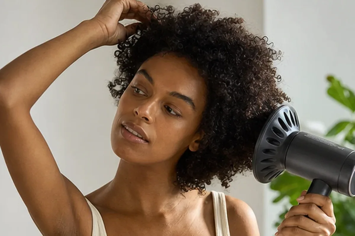 Authentische Beauty-Routine passend zum Thema Warmluftbürste für Anfänger
