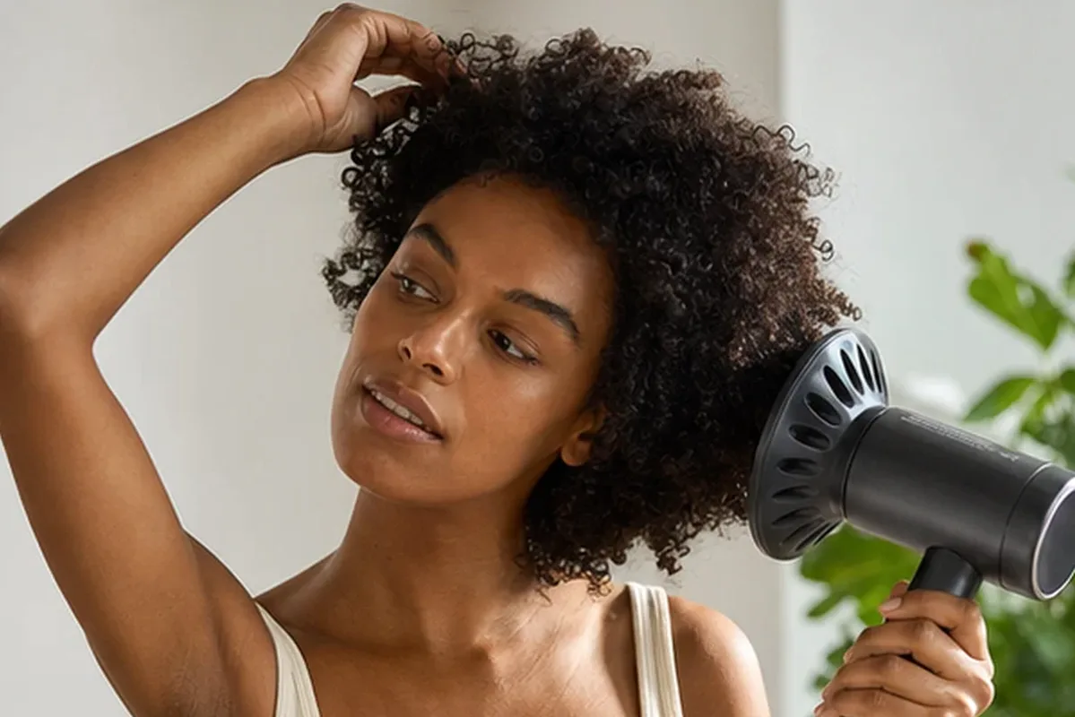 Authentische Beauty-Routine passend zum Thema Massagegerät bei wenig Zeit