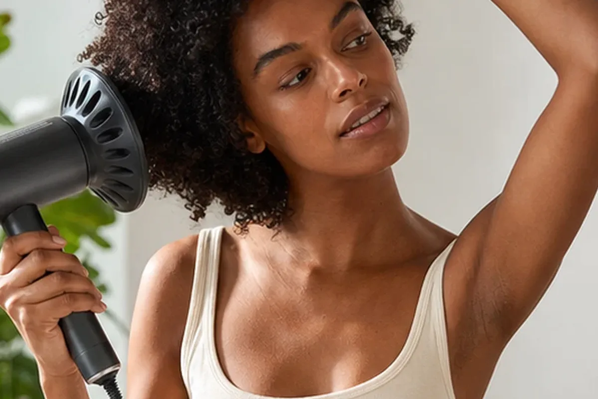 Authentische Beauty-Routine passend zum Thema Gesichtssauna bei kleinem Budget