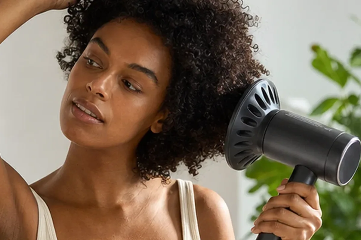 Redaktioneller Beauty-Moment zur Ausgangslage bei Lockenstab für Anfänger