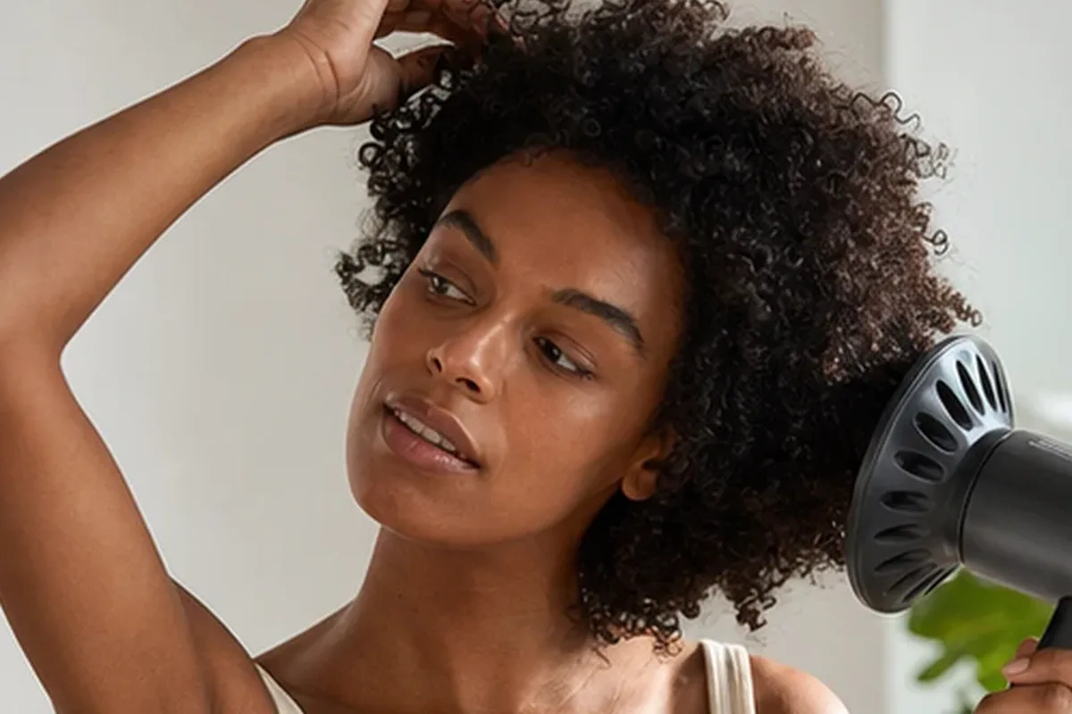 Authentischer Wohlfühlmoment passend zum Beauty-Thema Massagegerät für Anfänger