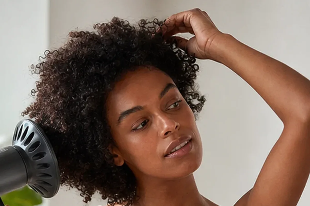 Authentische Beauty-Routine passend zum Thema Munddusche für empfindliche Haut