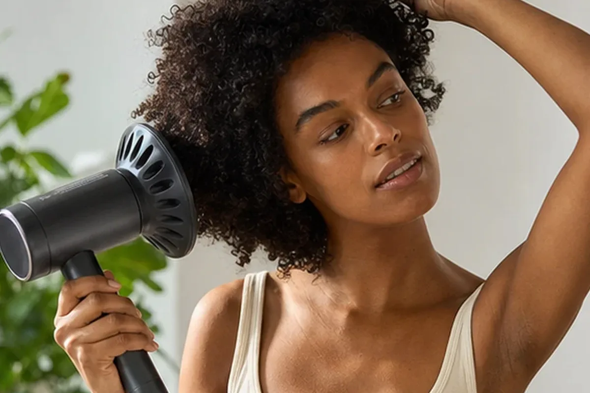 Redaktioneller Beauty-Moment zur Ausgangslage bei Mikrostrom-Gerät für empfindliche Haut