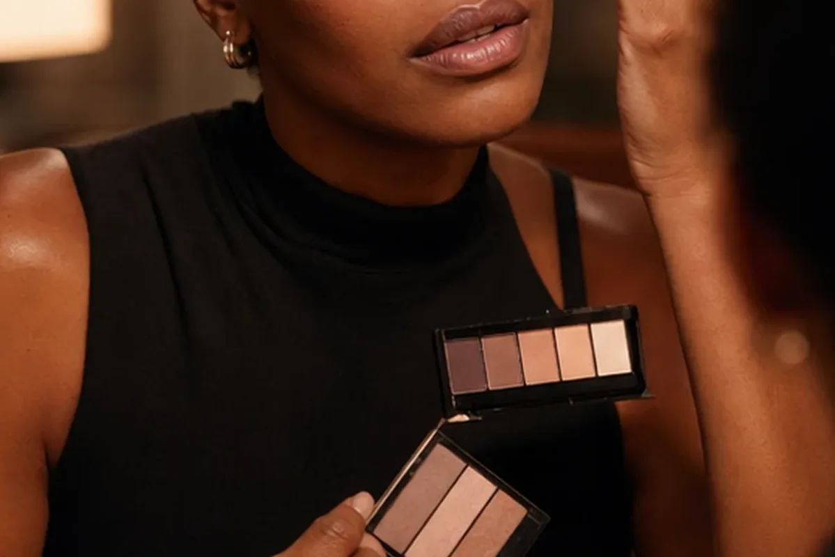 Authentische Beauty-Routine passend zum Thema Skin Tint für empfindliche Haut