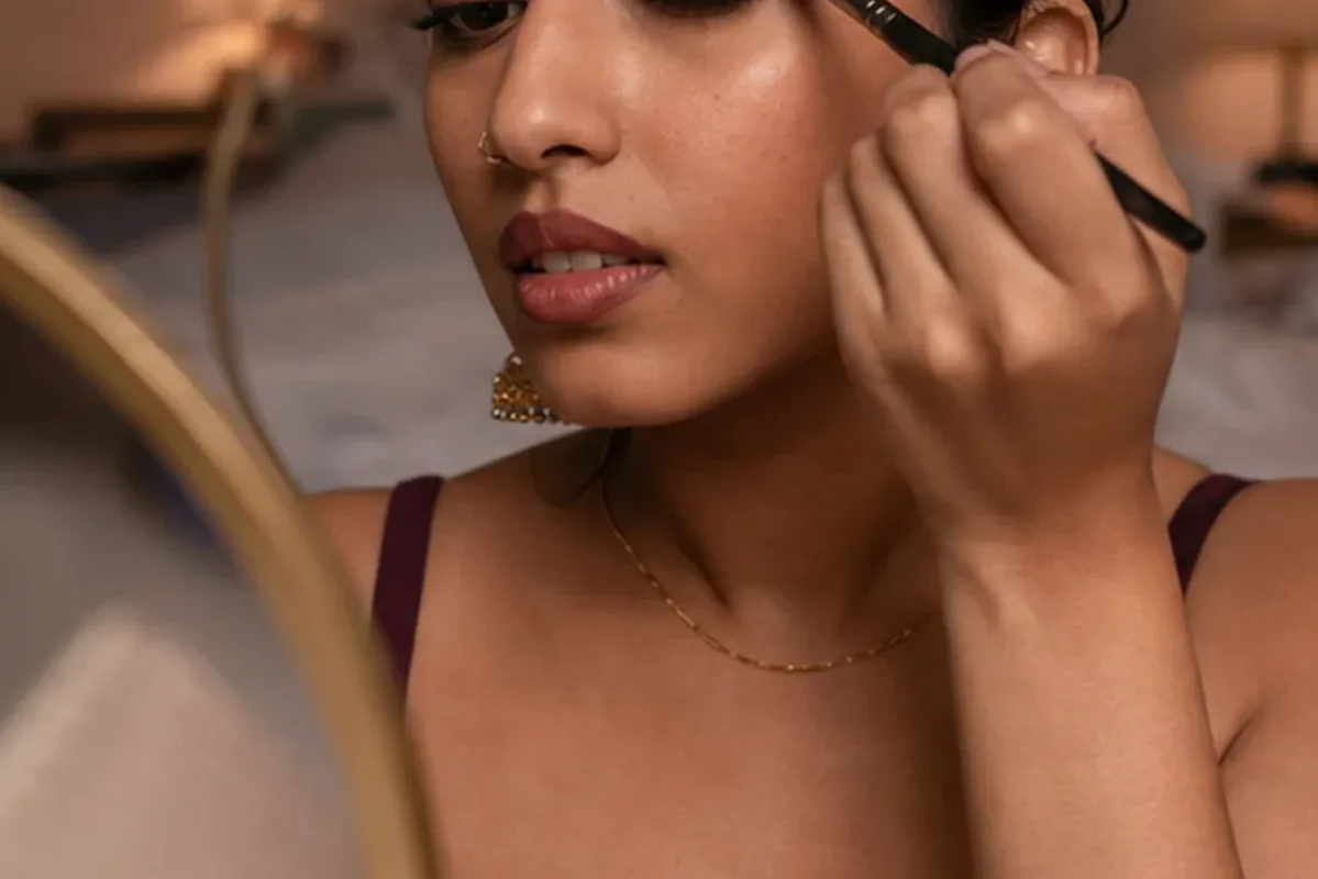 Redaktioneller Beauty-Moment zur Ausgangslage bei Skin Tint bei großen Poren