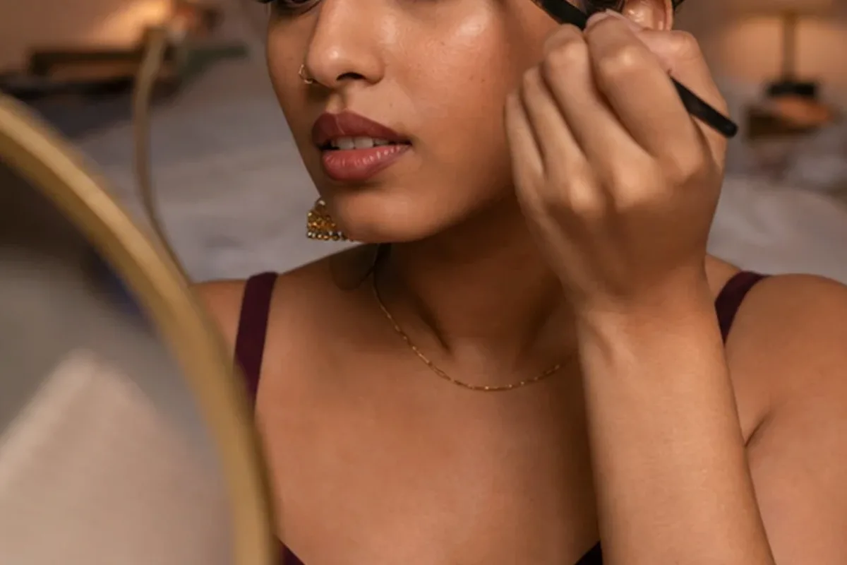 Redaktioneller Beauty-Moment zur Ausgangslage bei Make-up-Pinsel bei Rötungen