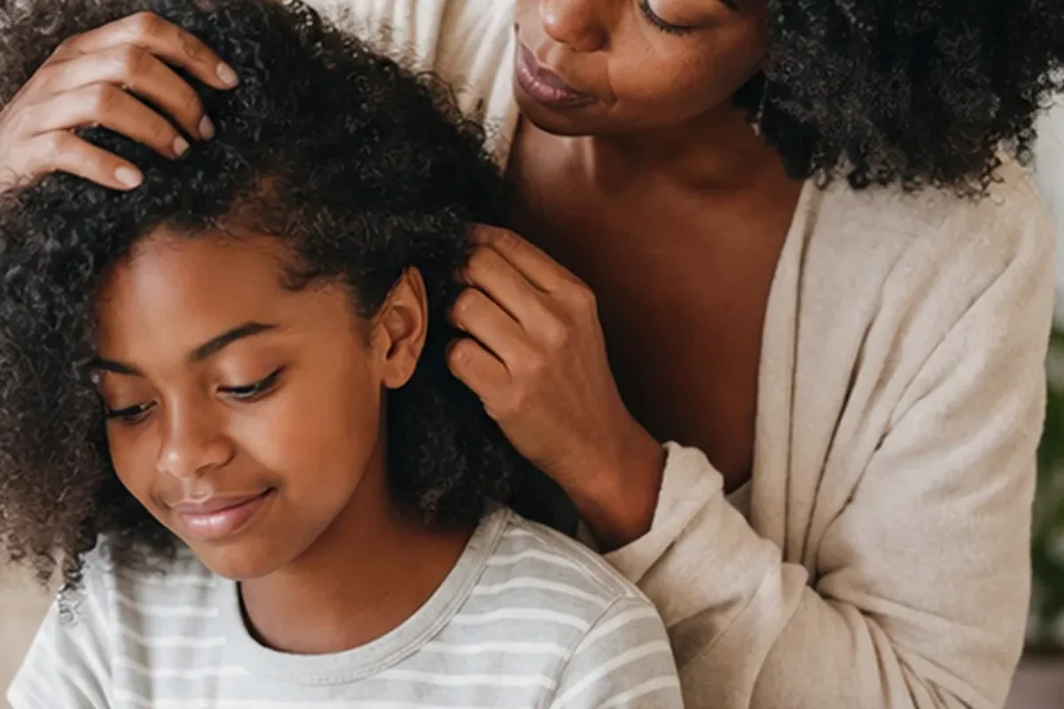 Redaktioneller Beauty-Moment zur Ausgangslage bei Haaröl für feines Haar