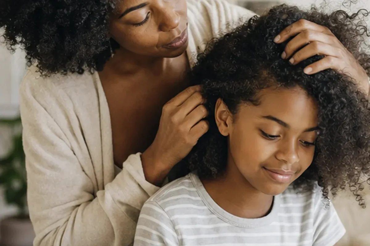 Redaktioneller Beauty-Moment zur Ausgangslage bei Hitzeschutz für feines Haar