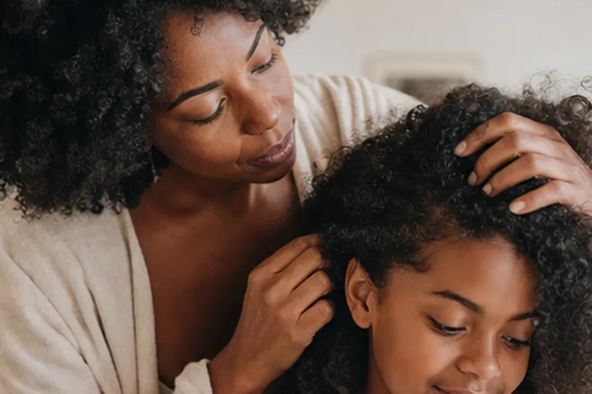 Authentische Beauty-Routine passend zum Thema Lockengel bei Haarbruch