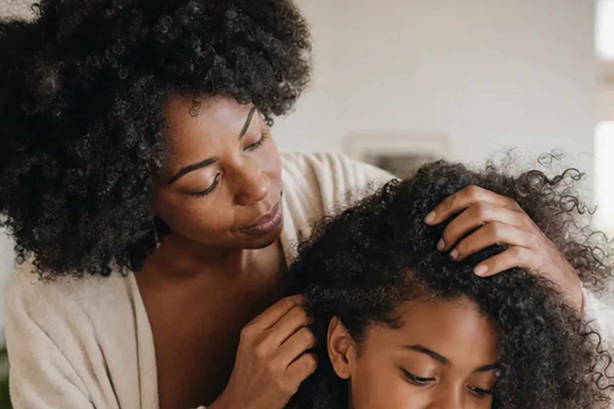 Authentische Beauty-Routine passend zum Thema Haaröl für lockiges Haar