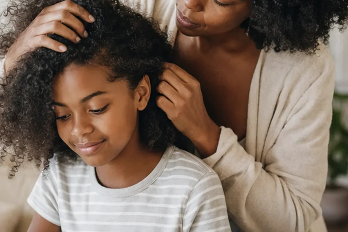 Authentische Beauty-Routine passend zum Thema Haartrockner für strapaziertes Haar