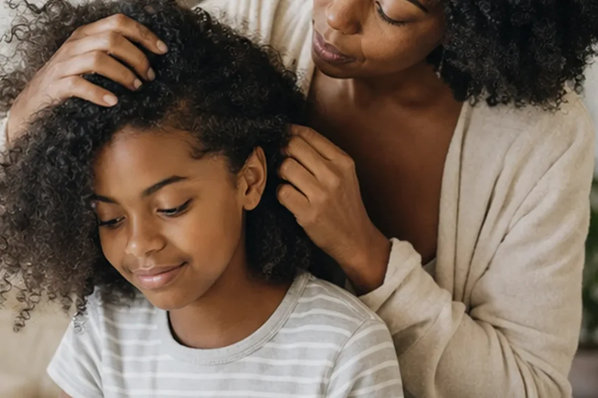 Authentische Beauty-Routine passend zum Thema Leave-in-Pflege für lockiges Haar