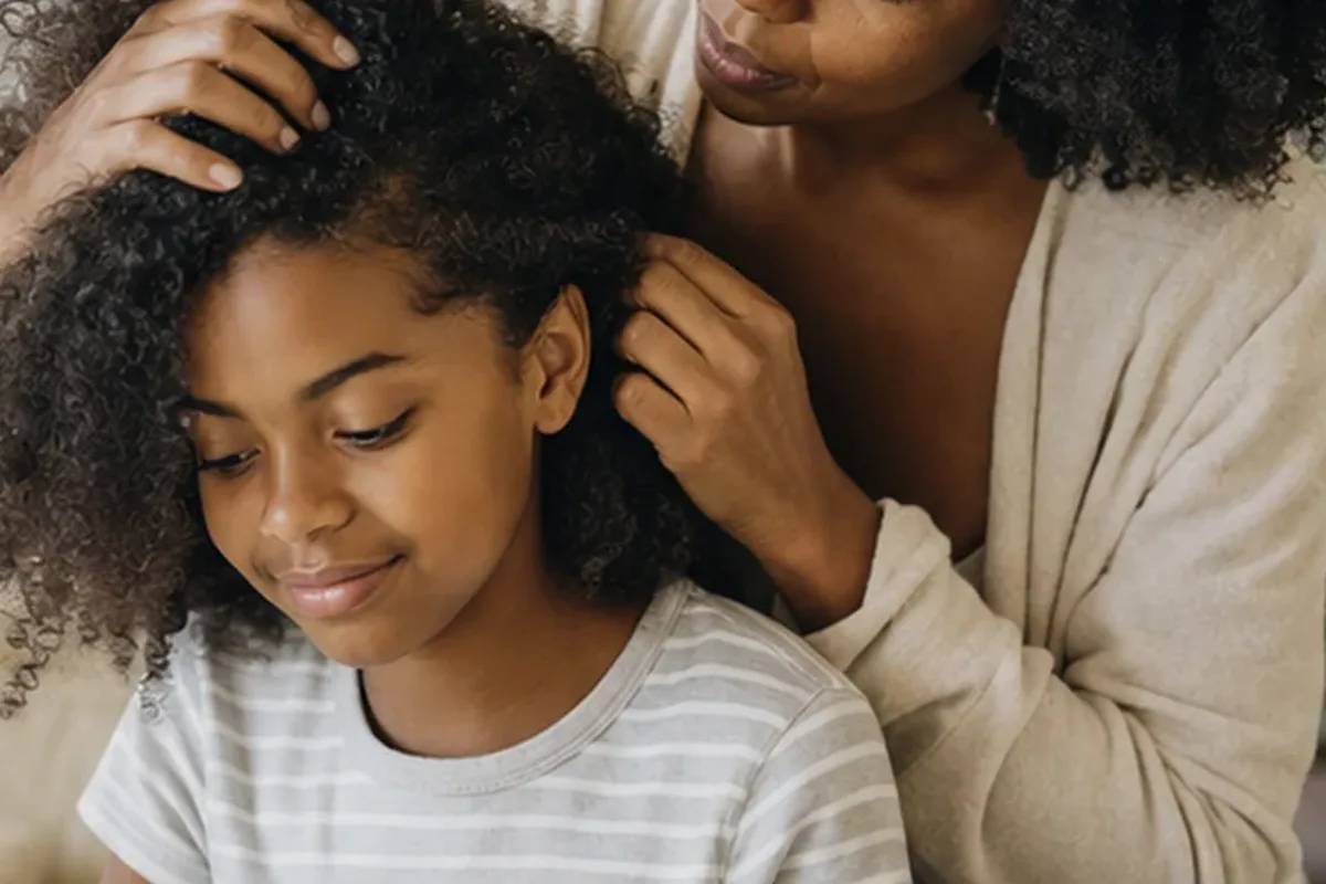 Redaktioneller Beauty-Moment zur Ausgangslage bei Hitzeschutz für feines Haar
