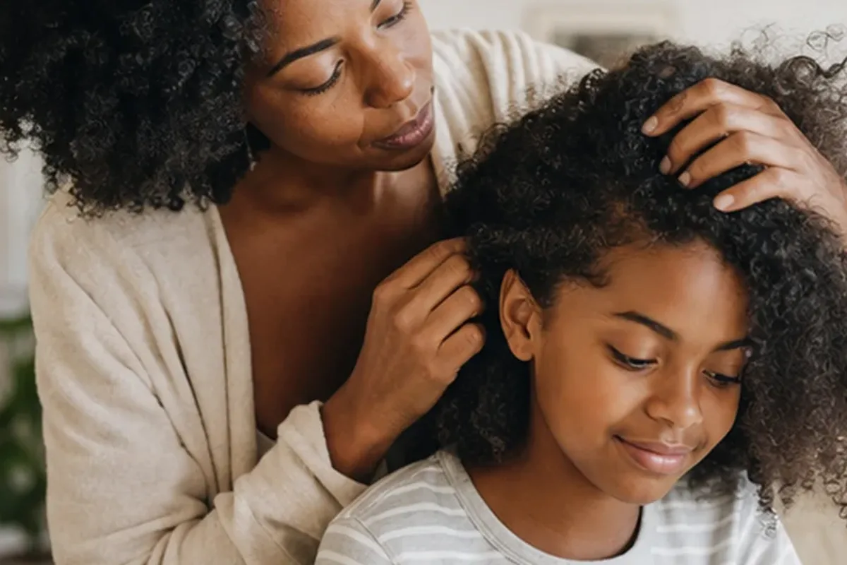 Authentische Beauty-Routine passend zum Thema Tiefenreinigungsshampoo für empfindliche Kopfhaut