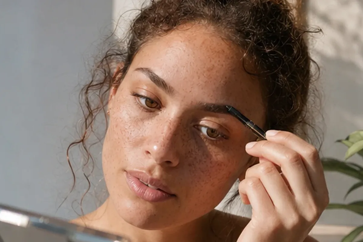 Redaktioneller Beauty-Moment zur Ausgangslage bei Mascara für reife Haut