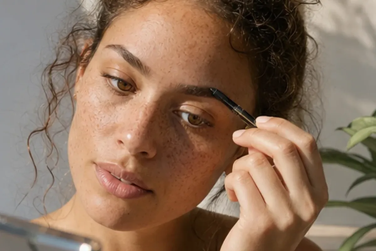 Authentische Beauty-Routine passend zum Thema Skin Tint bei Rötungen