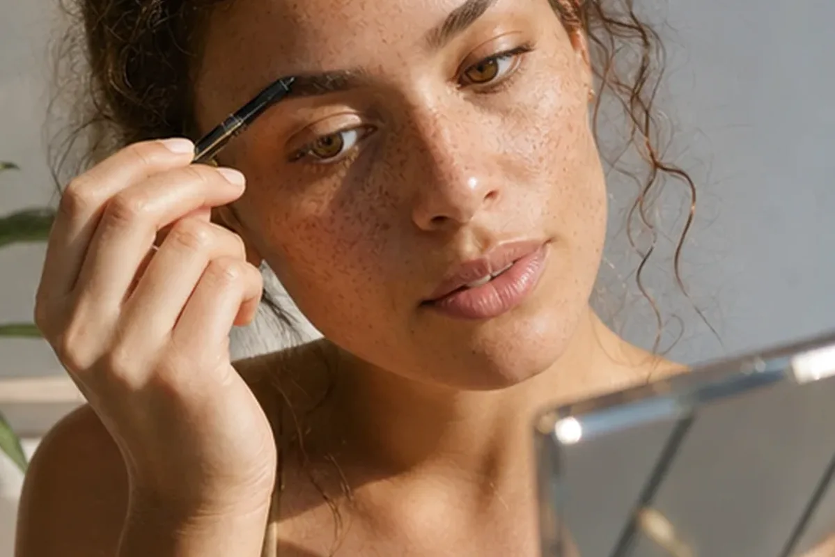 Authentische Beauty-Routine passend zum Thema Primer für langen Halt