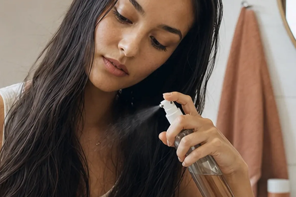 Redaktioneller Beauty-Moment zur Ausgangslage bei Silbershampoo für feines Haar