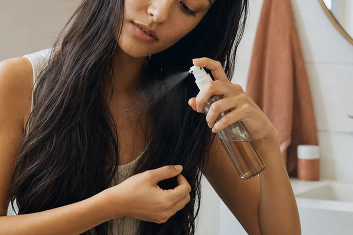 Hochwertige Beauty-Inszenierung zu Auswahlkriterien für Tiefenreinigungsshampoo für trockenes Haar