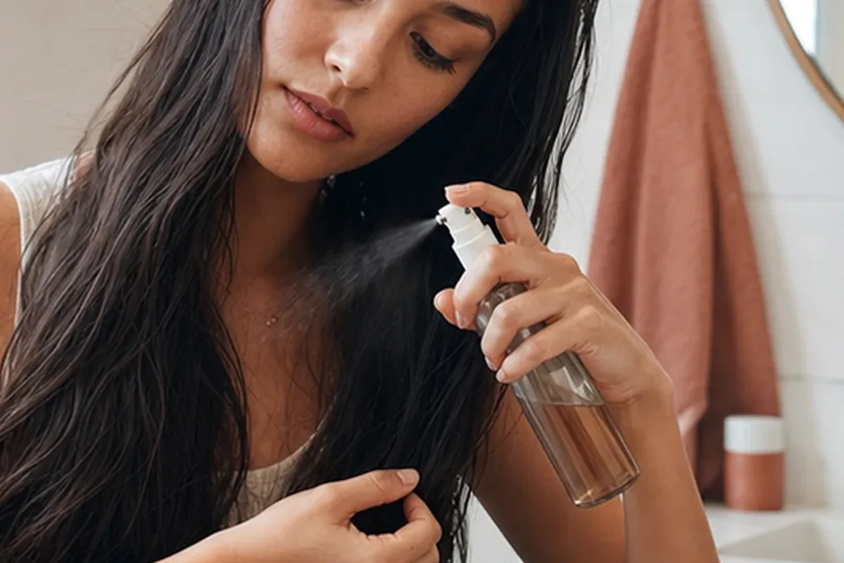 Authentischer Wohlfühlmoment passend zum Beauty-Thema Silbershampoo bei Haarbruch