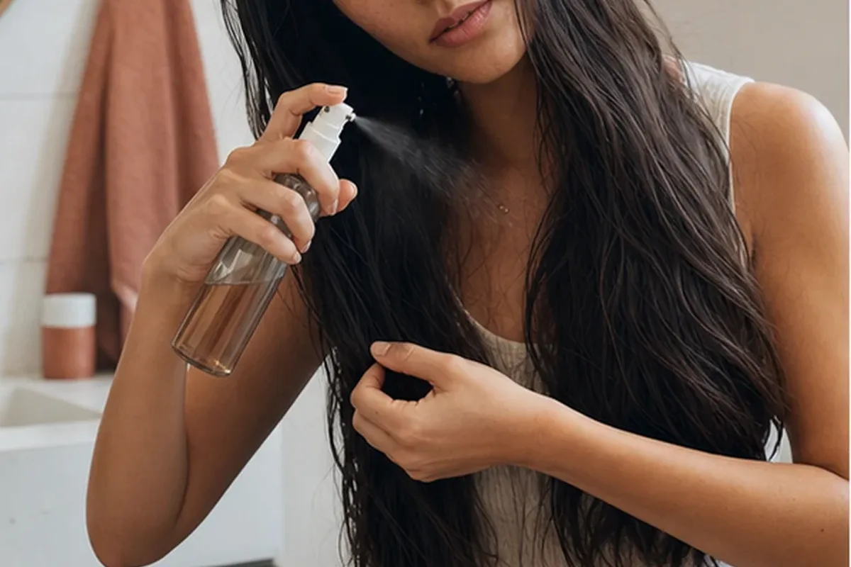 Authentische Beauty-Routine passend zum Thema Haaröl für lockiges Haar