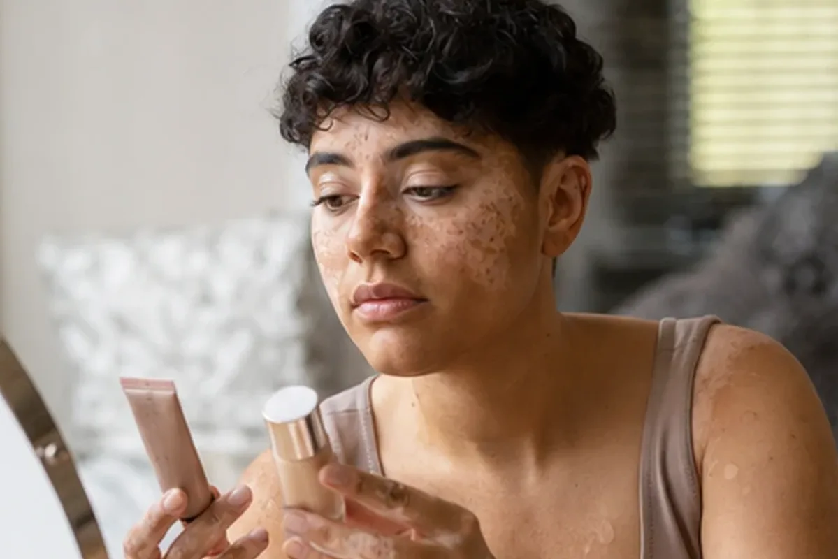 Authentischer Wohlfühlmoment passend zum Beauty-Thema Lippenstift für einen natürlichen Look