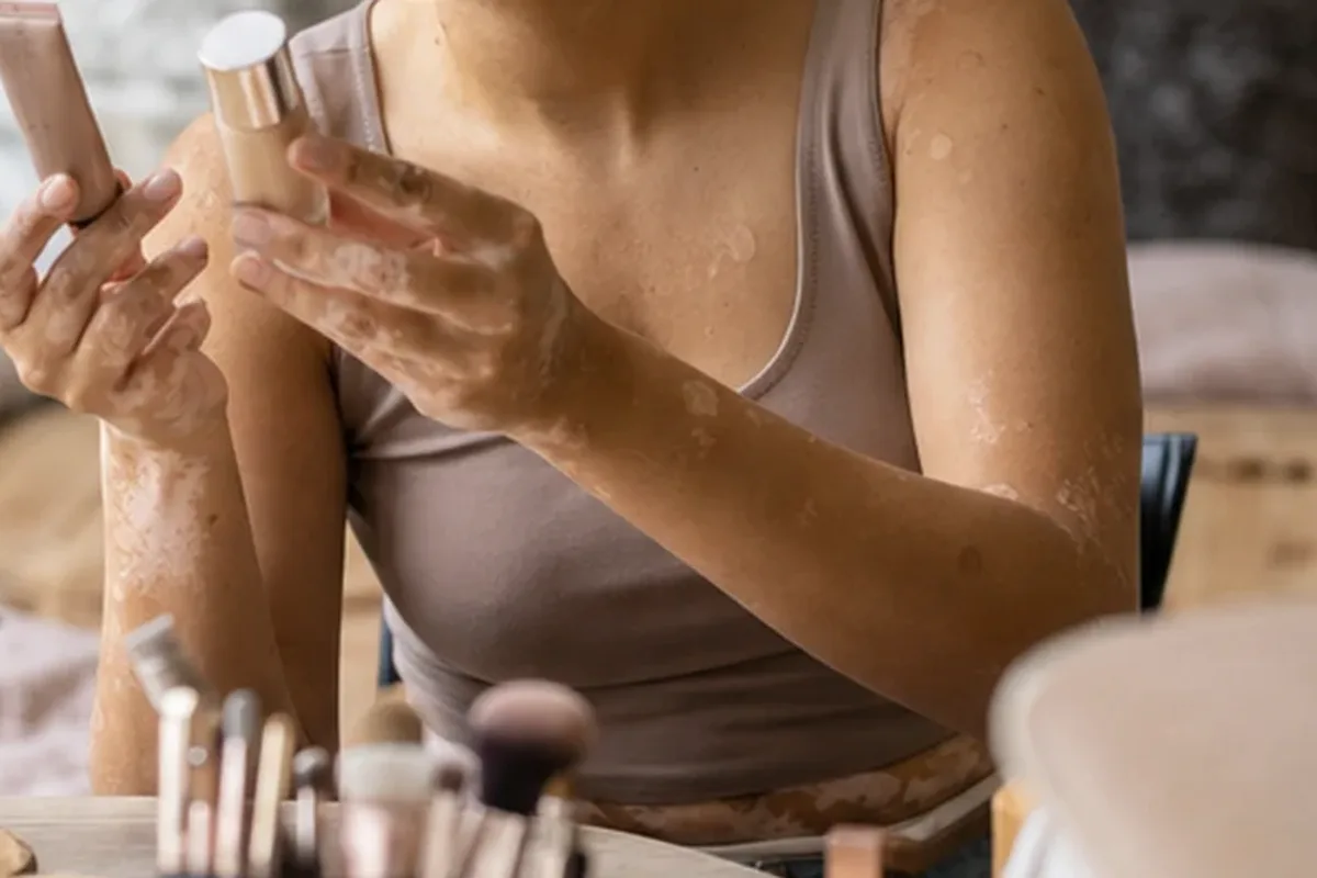 Authentische Beauty-Routine passend zum Thema Make-up-Pinsel bei großen Poren