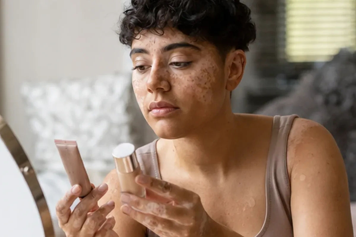 Authentischer Wohlfühlmoment passend zum Beauty-Thema Foundation für reife Haut