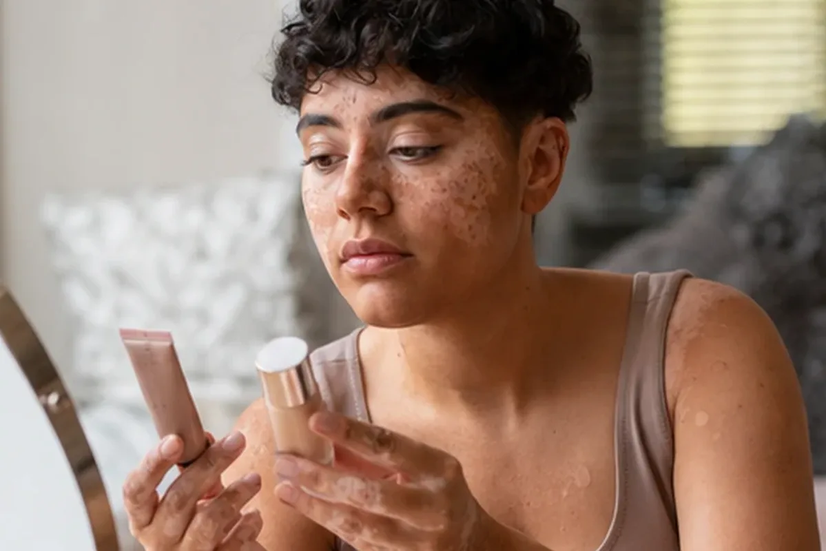 Authentische Beauty-Routine passend zum Thema Mascara für langen Halt