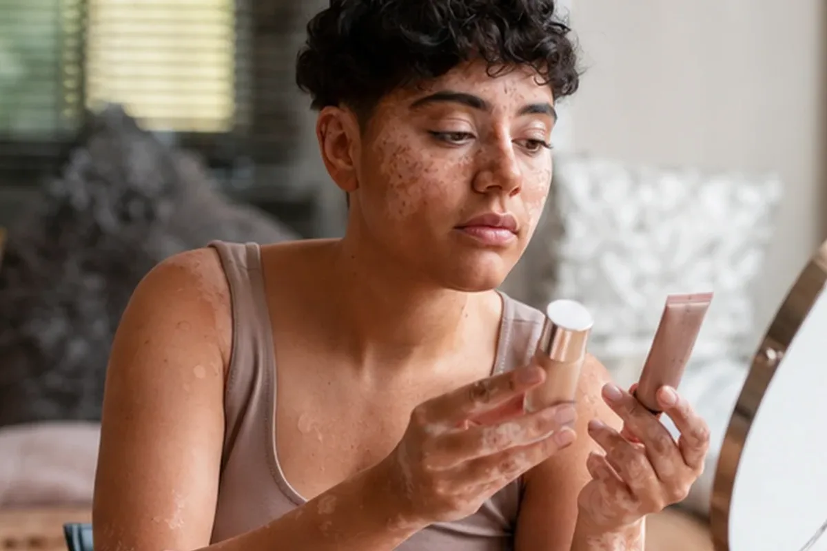 Authentischer Wohlfühlmoment passend zum Beauty-Thema Mascara für reife Haut