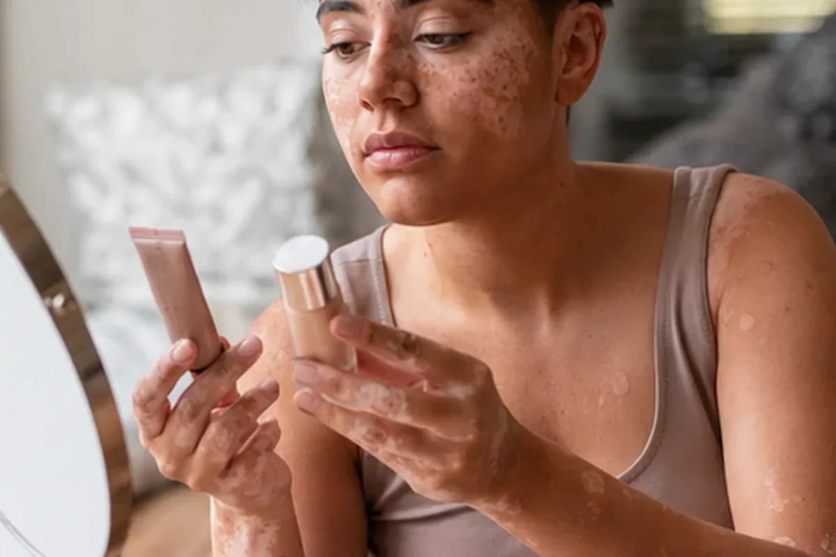 Authentischer Wohlfühlmoment passend zum Beauty-Thema Highlighter für empfindliche Haut