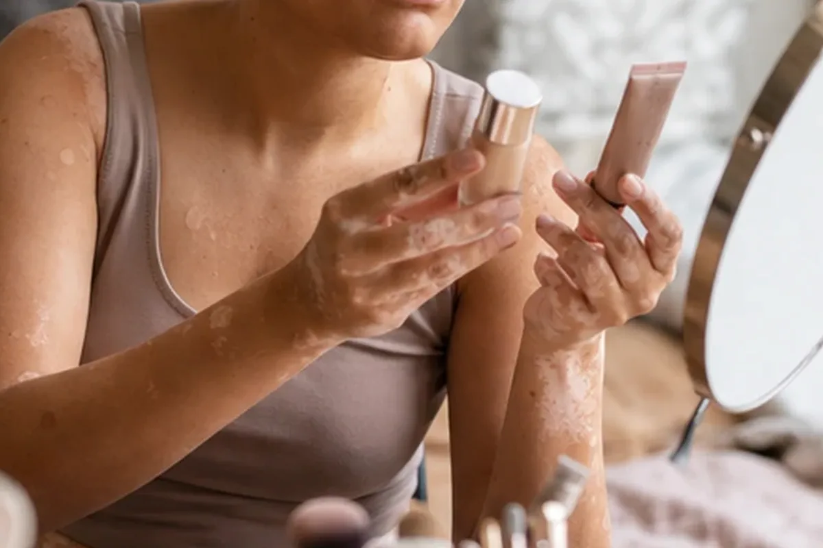 Redaktioneller Beauty-Moment zur Ausgangslage bei Augenbrauengel für langen Halt
