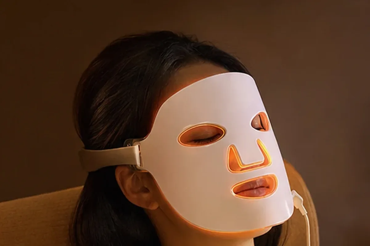 Redaktioneller Beauty-Moment zur Ausgangslage bei Kosmetikspiegel bei wenig Zeit