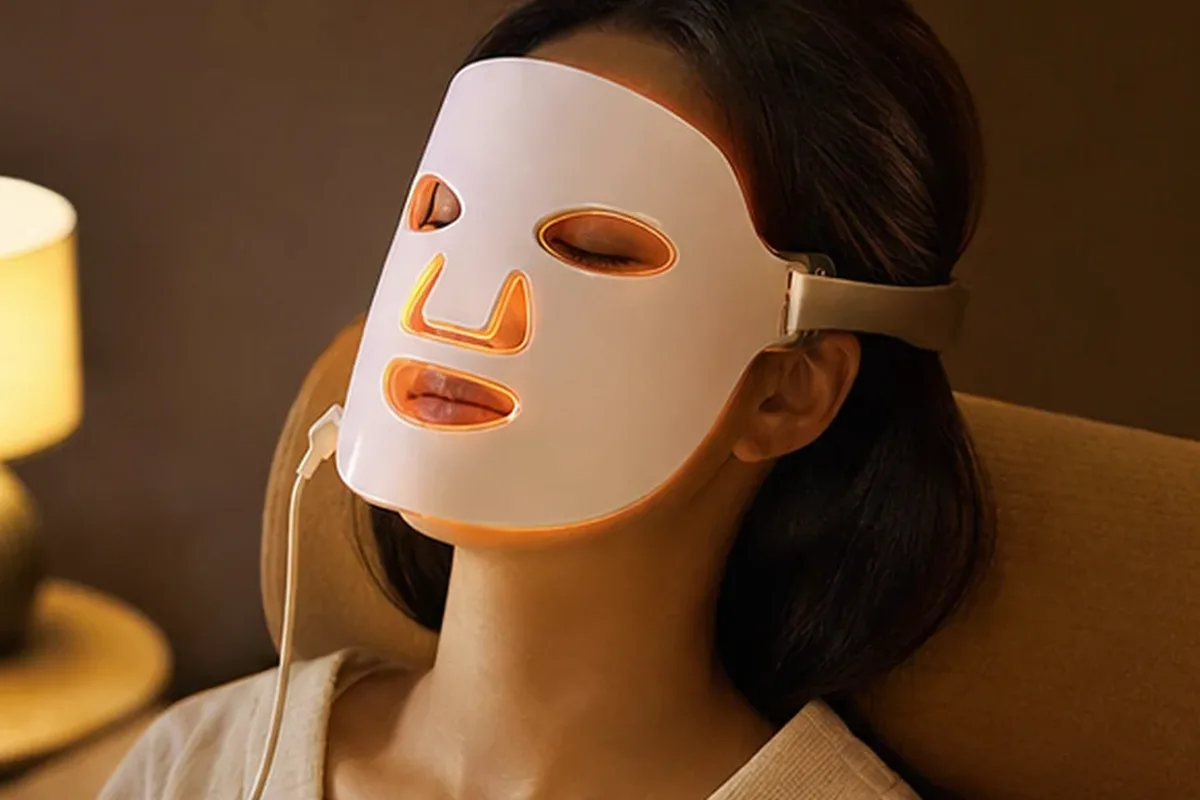 Authentischer Wohlfühlmoment passend zum Beauty-Thema Elektrische Zahnbürste für Reisen