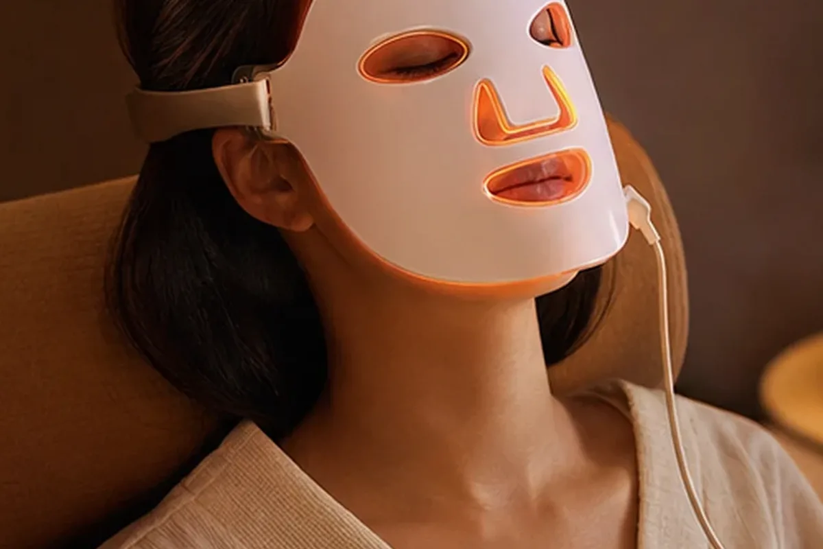 Authentischer Wohlfühlmoment passend zum Beauty-Thema Kosmetikspiegel bei kleinem Budget