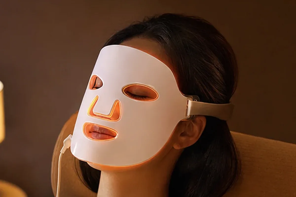 Authentischer Wohlfühlmoment passend zum Beauty-Thema Elektrische Zahnbürste bei wenig Zeit