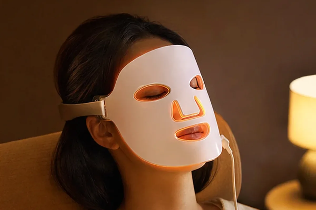 Redaktioneller Beauty-Moment zur Ausgangslage bei Kosmetikspiegel für Reisen