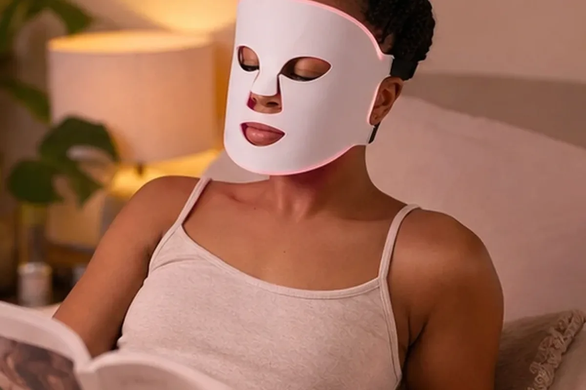 Authentischer Wohlfühlmoment passend zum Beauty-Thema Lockenstab bei kleinem Budget