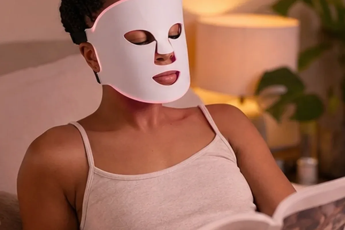Redaktioneller Beauty-Moment zur Ausgangslage bei Mikrostrom-Gerät bei kleinem Budget