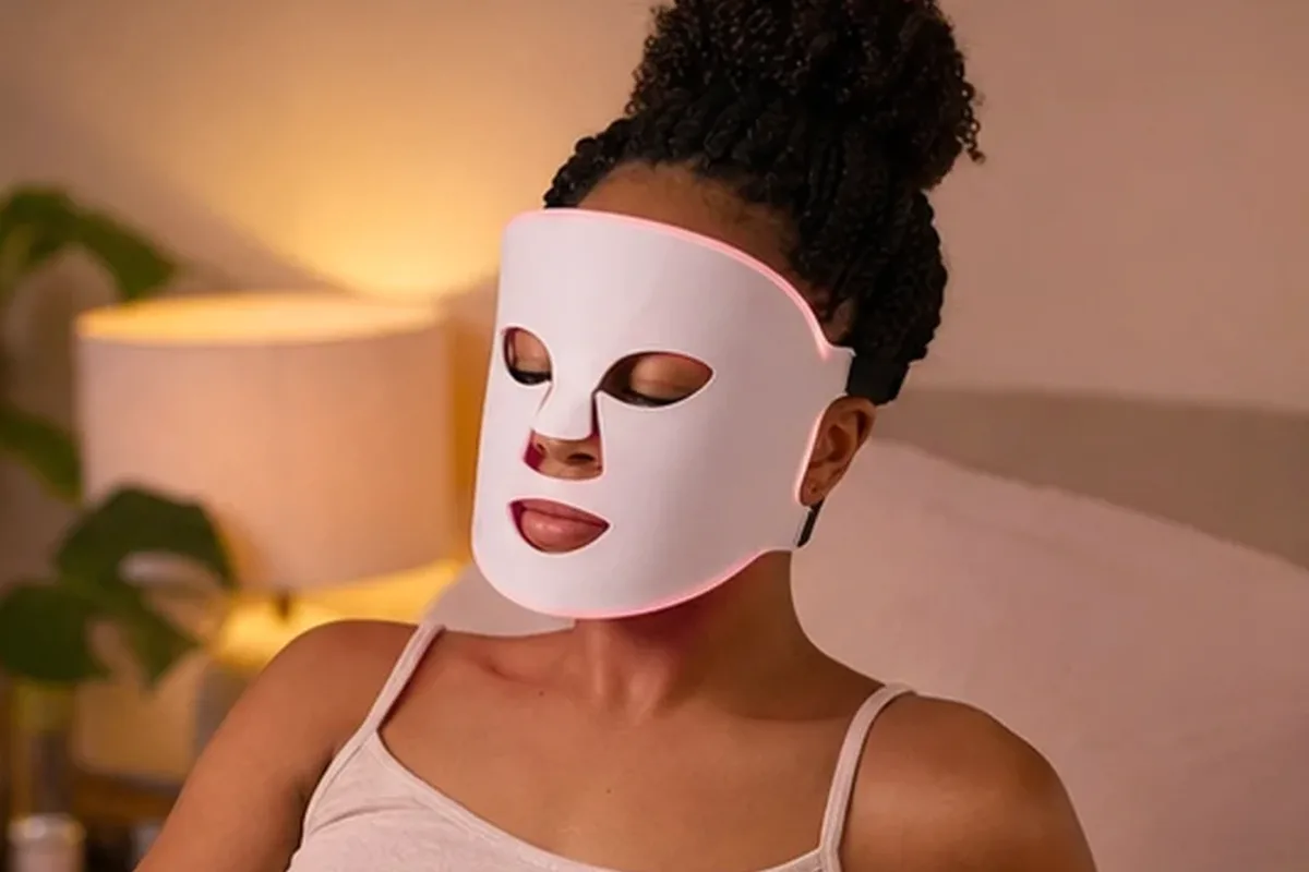 Hochwertige Beauty-Inszenierung zu Auswahlkriterien für Glätteisen bei wenig Zeit