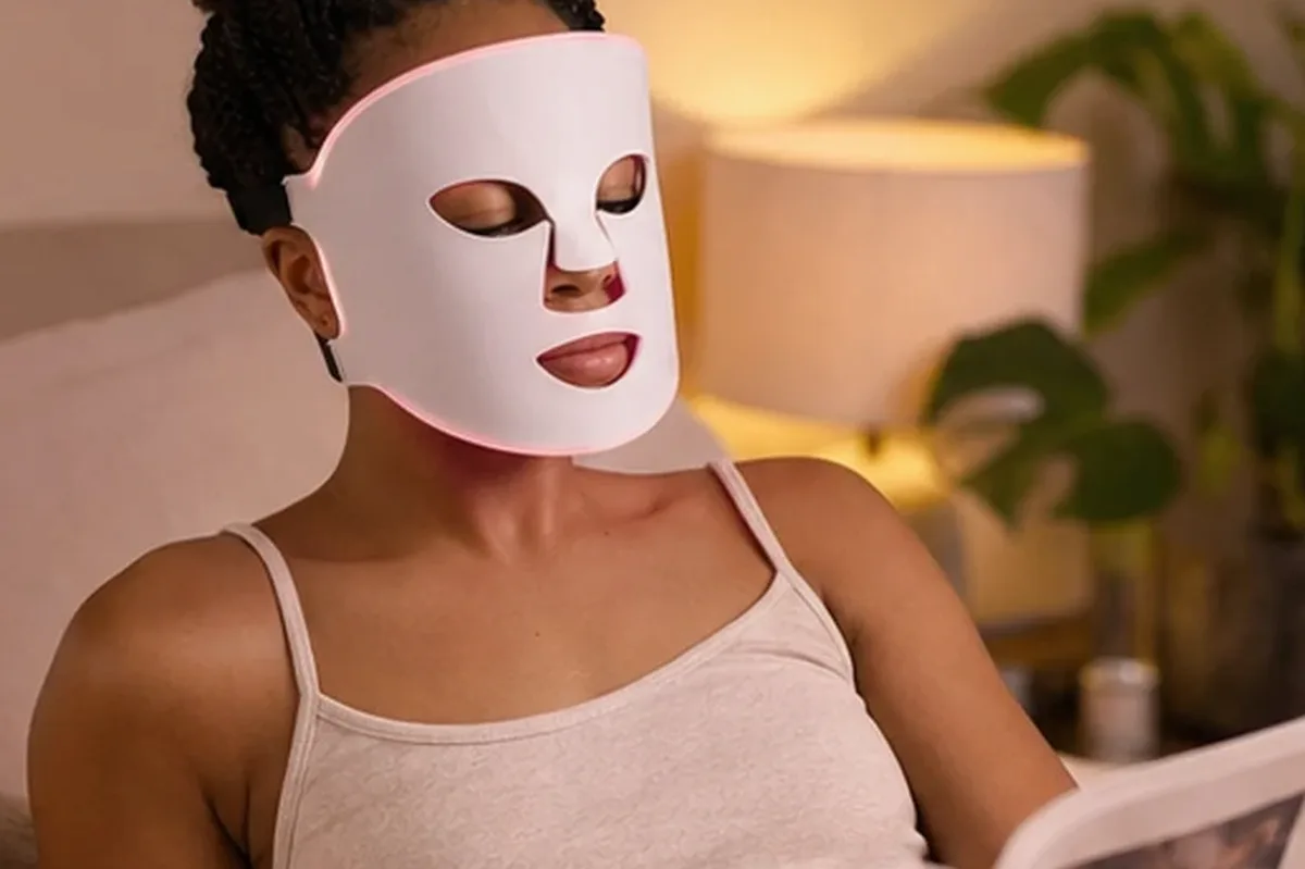 Redaktioneller Beauty-Moment zur Ausgangslage bei Maniküre-Set für Reisen
