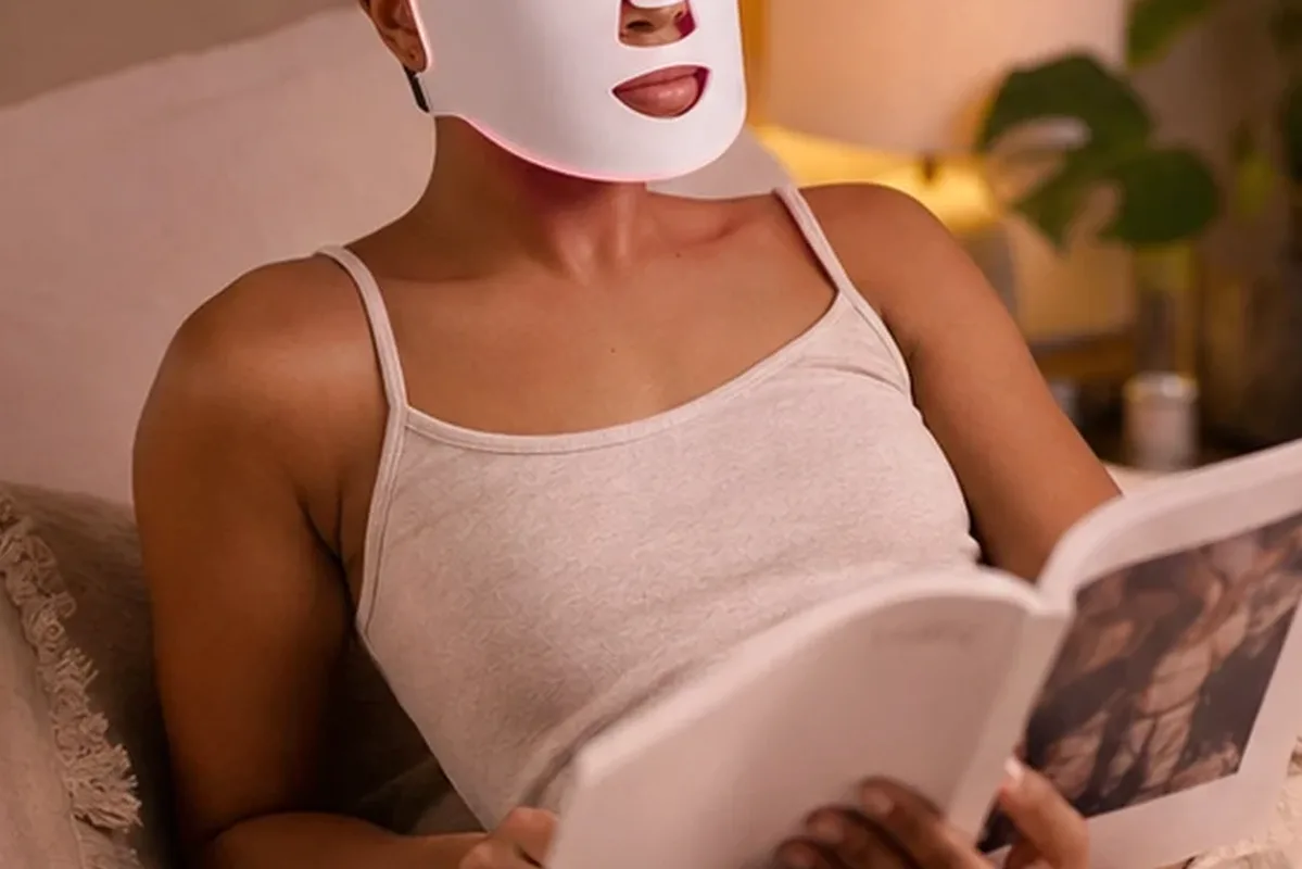 Authentischer Wohlfühlmoment passend zum Beauty-Thema Munddusche bei kleinem Budget