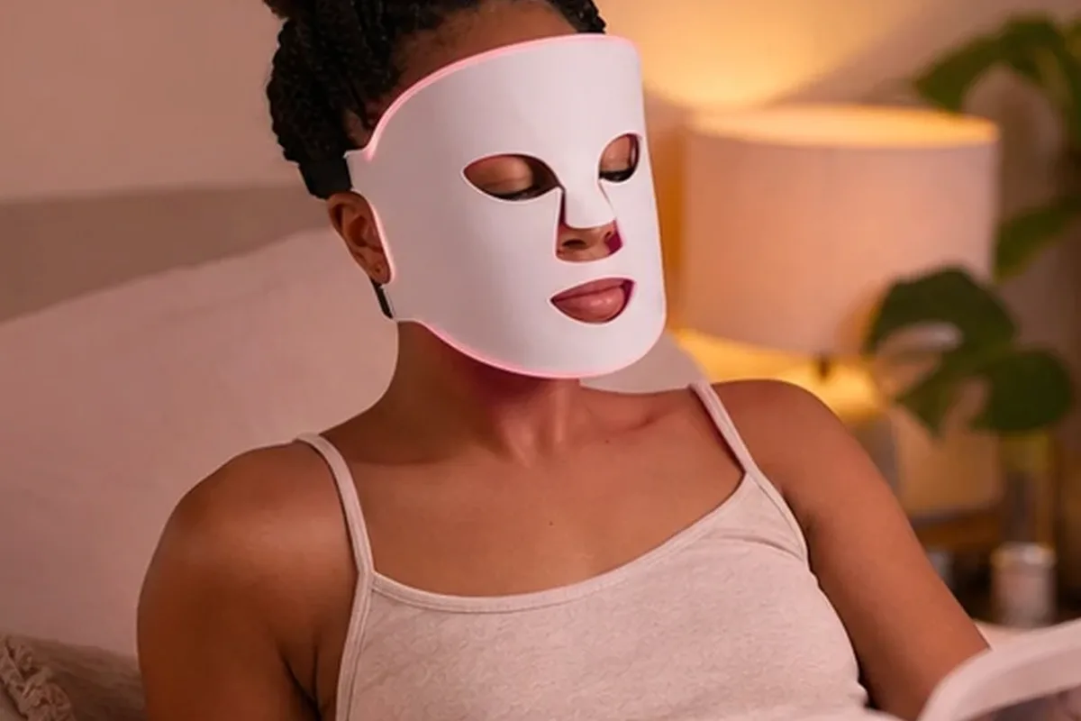 Redaktioneller Beauty-Moment zur Ausgangslage bei Kosmetikspiegel bei wenig Zeit