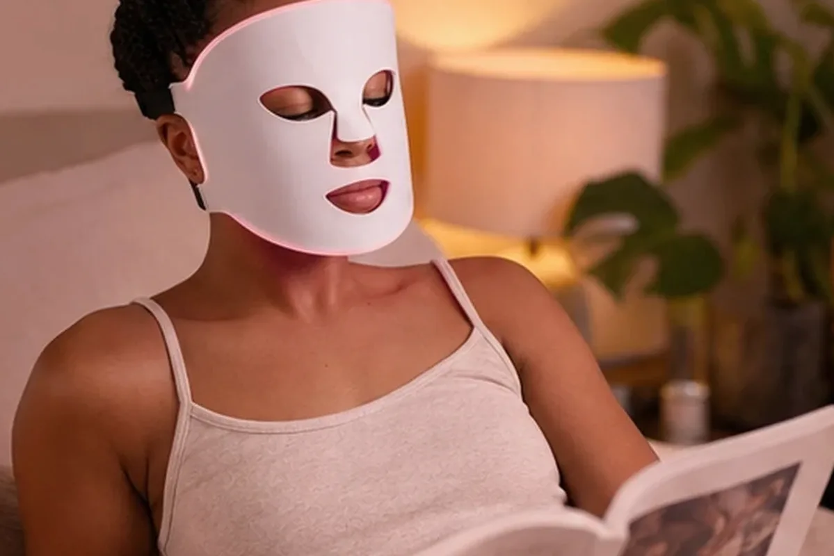 Authentischer Wohlfühlmoment passend zum Beauty-Thema Kosmetikspiegel für Anfänger